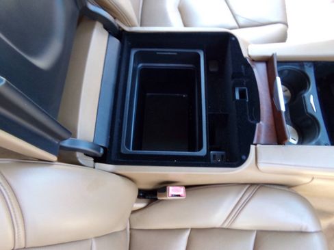 Used 2016 Cadillac Escalade ESV Platinum AWD/4WD image 39