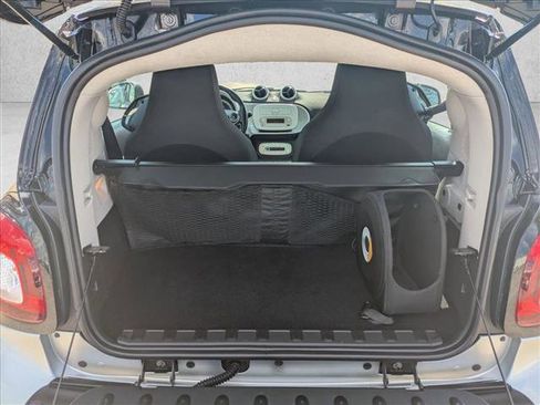 Used 2018 smart fortwo electric drive image 6