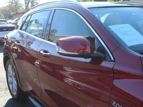 Used 2019 INFINITI QX30 image 11