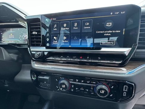 Used 2024 Chevrolet Silverado 1500 LT Trail Boss w/ Convenience Package II AWD/4WD image 19