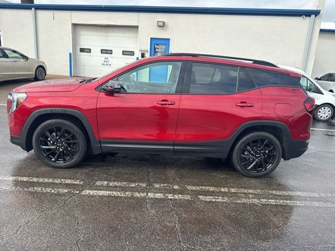 Used 2023 GMC Terrain SLT w/ Elevation Edition image 13