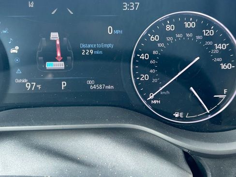 Used 2023 Toyota Sienna Platinum FWD image 43