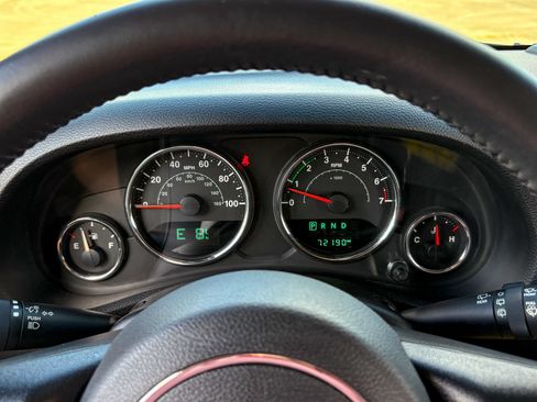 Used 2018 Jeep Wrangler Unlimited Sport AWD/4WD image 13