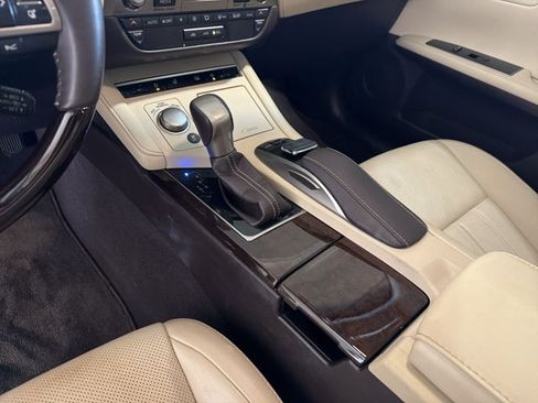 Used 2018 Lexus ES 350 w/ Luxury Package w/Wood Trim FWD image 21