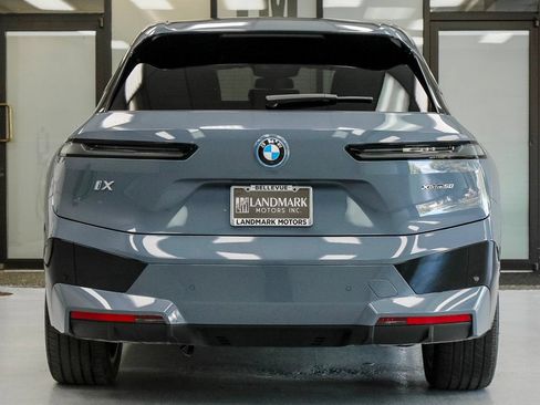 Used 2024 BMW iX xDrive50 w/ Premium Package AWD/4WD image 24
