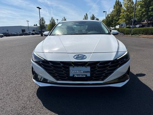 Used 2023 Hyundai Elantra Limited FWD image 2