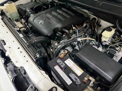 Used 2011 Toyota Sequoia Platinum image 76