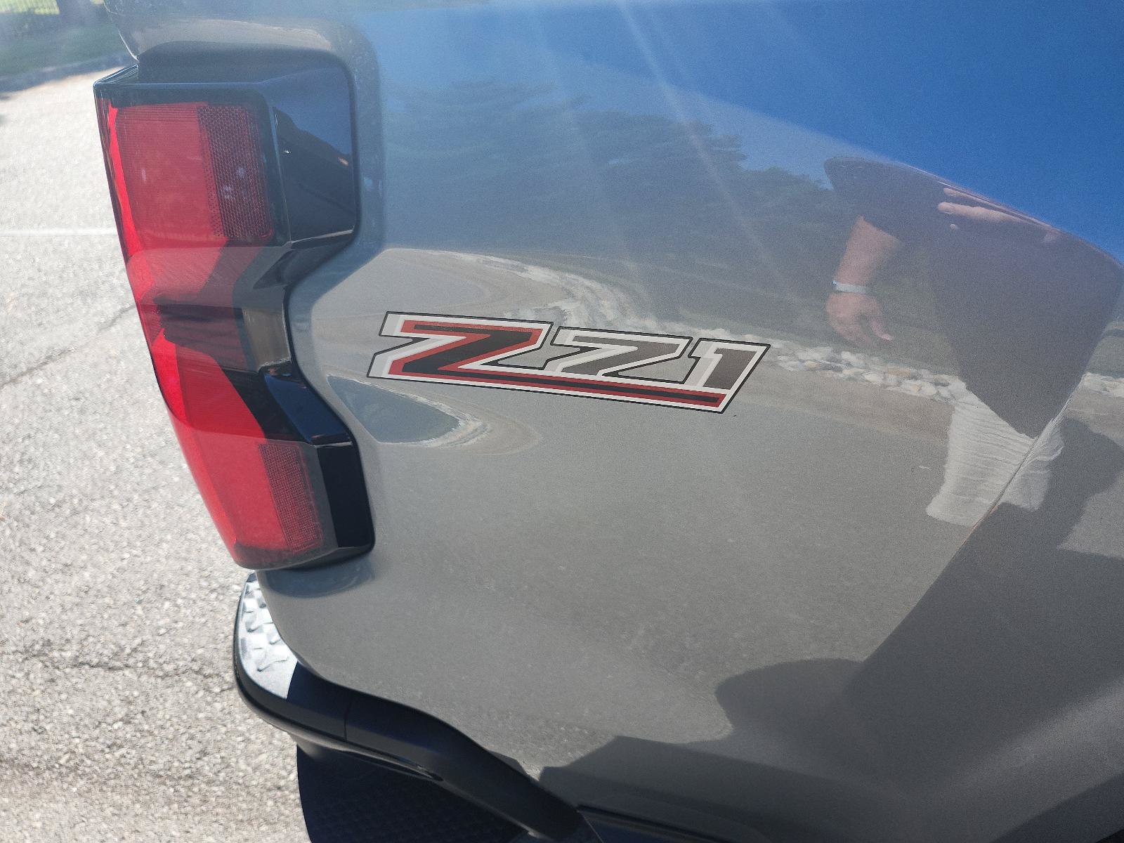 Used 2024 Chevrolet Colorado Z71 w/ Z71 Convenience Package 2 AWD/4WD image 5