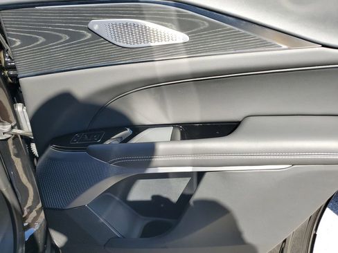 Used 2025 Cadillac Lyriq Luxury image 45