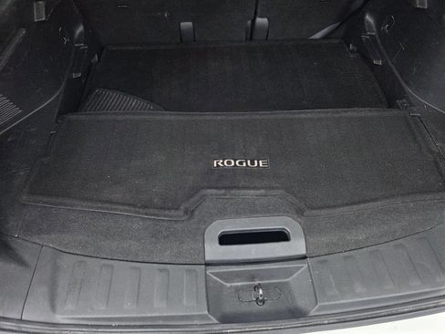 Used 2016 Nissan Rogue SV AWD/4WD image 17