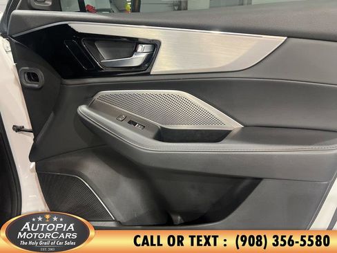 Used 2023 Acura MDX SH-AWD image 13