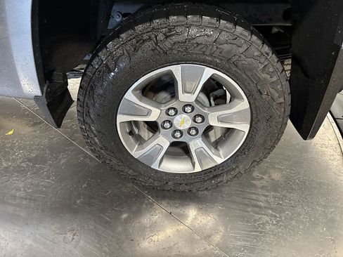 Used 2018 Chevrolet Colorado Z71 image 12