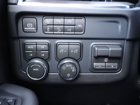 New 2026 Chevrolet Suburban LS w/ Max Trailering Package AWD/4WD image 15