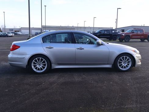 Used 2012 Hyundai Genesis 5.0 image 8