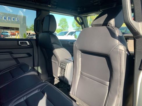 New 2026 Ford Bronco Outer Banks w/ Sasquatch Package AWD/4WD image 14
