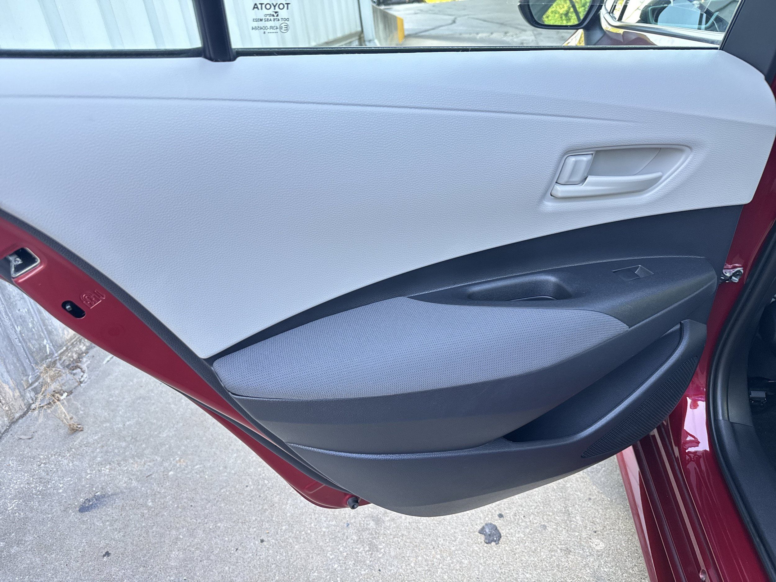 Used 2025 Toyota Corolla LE FWD image 9