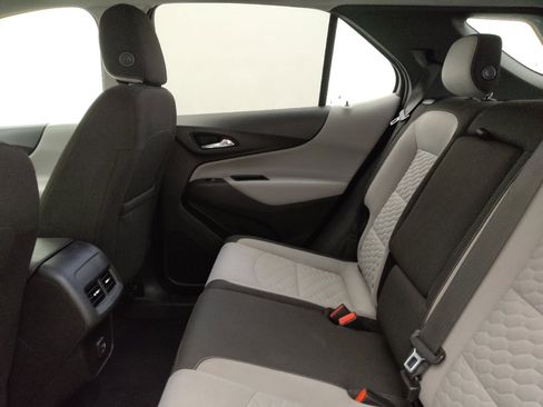 Used 2019 Chevrolet Equinox LS FWD image 18