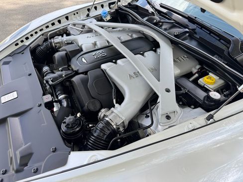 Used 2015 Aston Martin DB9 Coupe image 59