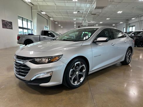 Used 2022 Chevrolet Malibu LT image 3