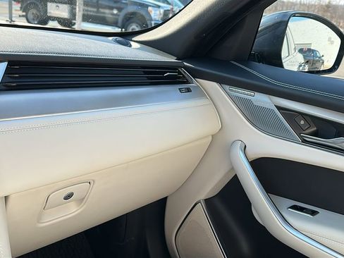 Used 2025 Jaguar F-PACE R-Dynamic S image 19