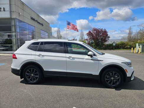 Used 2022 Volkswagen Tiguan SE AWD/4WD image 8