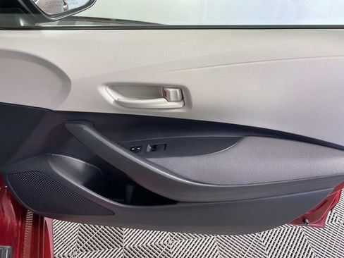 Used 2025 Toyota Corolla LE FWD image 22