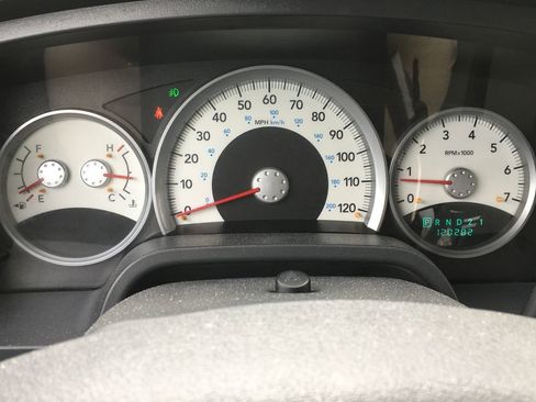 Used 2006 Dodge Dakota SLT w/ Trailer Tow Group RWD image 2