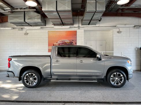 Used 2024 Chevrolet Silverado 1500 High Country w/ Technology Package AWD/4WD image 10