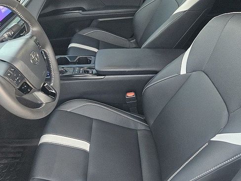 Used 2026 Toyota Camry SE w/ Convenience Package FWD image 10