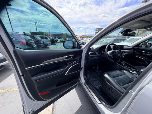 Used 2022 Kia Telluride SX w/ SX Prestige Package image 11
