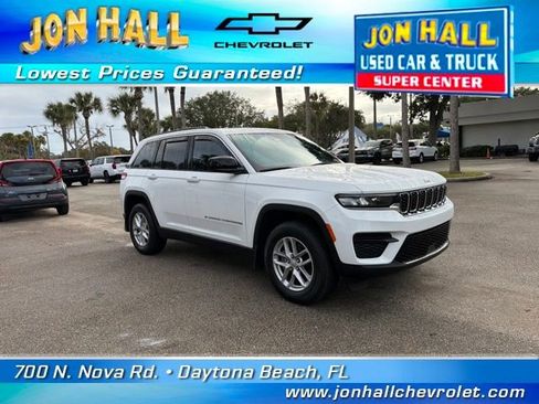 Used 2024 Jeep Grand Cherokee Laredo X w/ Trailer Tow Package image 18