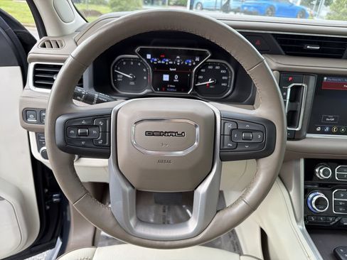 Used 2021 GMC Yukon Denali w/ Denali Premium Package AWD/4WD image 22