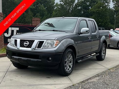 Used 2019 Nissan Frontier SL image 3