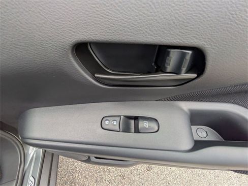 New 2025 Nissan Kicks Play S image 27