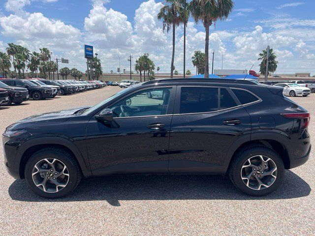 Used 2025 Chevrolet Trax LT w/ Driver Confidence Package FWD image 5