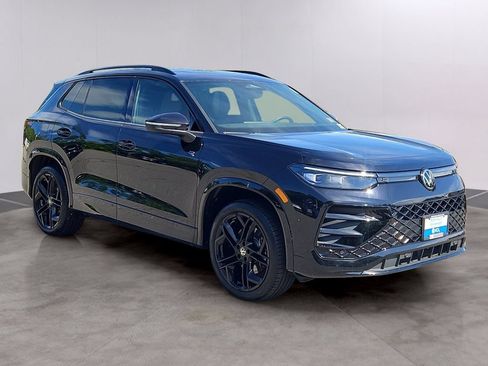Certified 2026 Volkswagen Tiguan SE R-Line AWD/4WD image 3