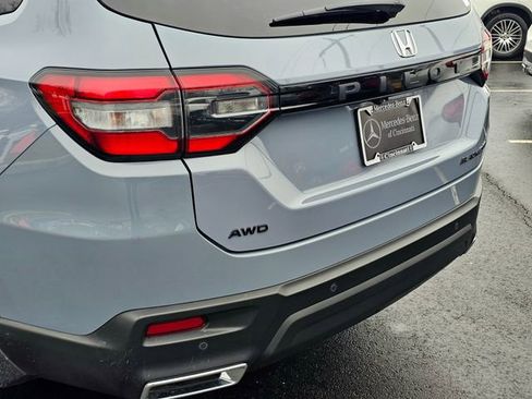 Used 2025 Honda Pilot Black Edition image 15