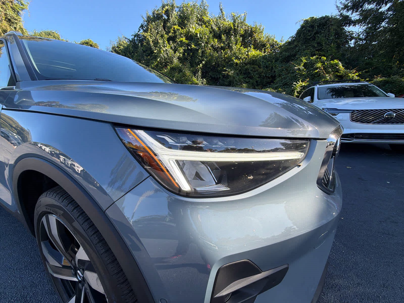 Used 2023 Volvo XC40 B4 Plus w/ Protection Package Premier FWD image 15