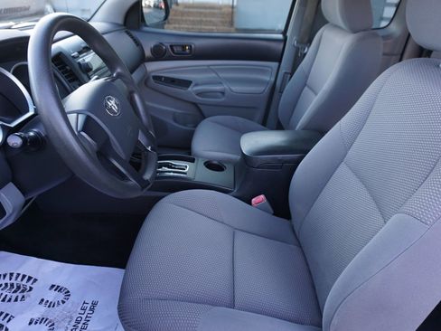 Used 2012 Toyota Tacoma PreRunner image 18