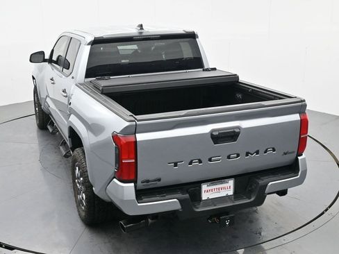 Used 2025 Toyota Tacoma SR5 AWD/4WD image 22