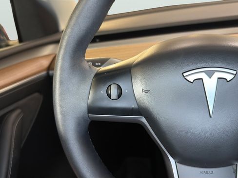 Used 2022 Tesla Model Y Performance AWD/4WD image 24