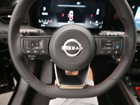 New 2025 Nissan Kicks SR image 14