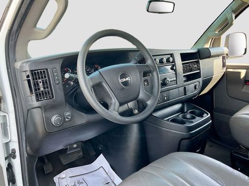 Used 2017 GMC Savana 2500 image 9