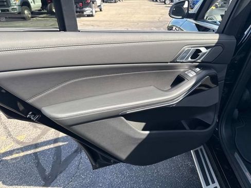 Used 2025 BMW X7 xDrive40i image 23