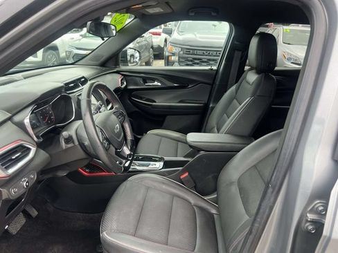 Used 2023 Chevrolet TrailBlazer RS FWD image 16