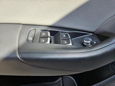 Used 2018 Audi Q3 2.0T Premium FWD image 7