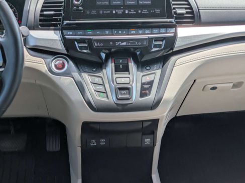 Certified 2025 Honda Odyssey EX-L image 26