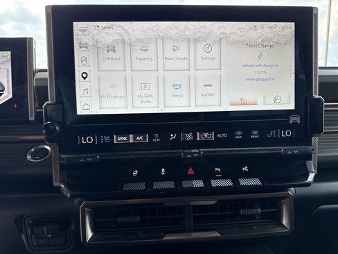 Used 2025 GMC Hummer EV 3X AWD/4WD image 24