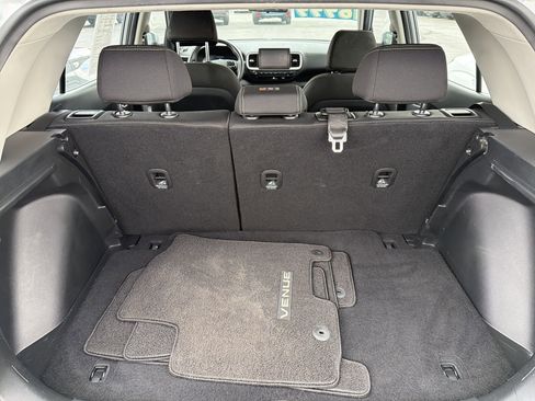 Used 2023 Hyundai Venue SEL w/ Cargo Package FWD image 8