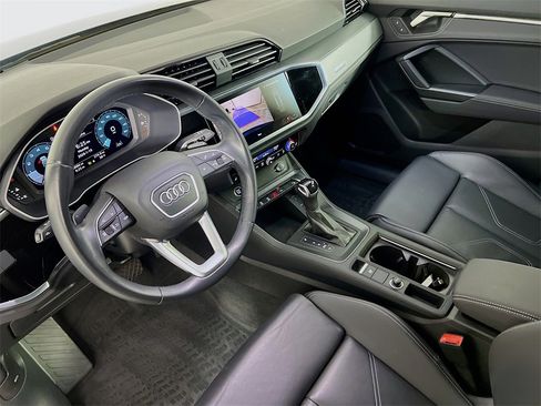 Used 2023 Audi Q3 2.0T Premium image 9